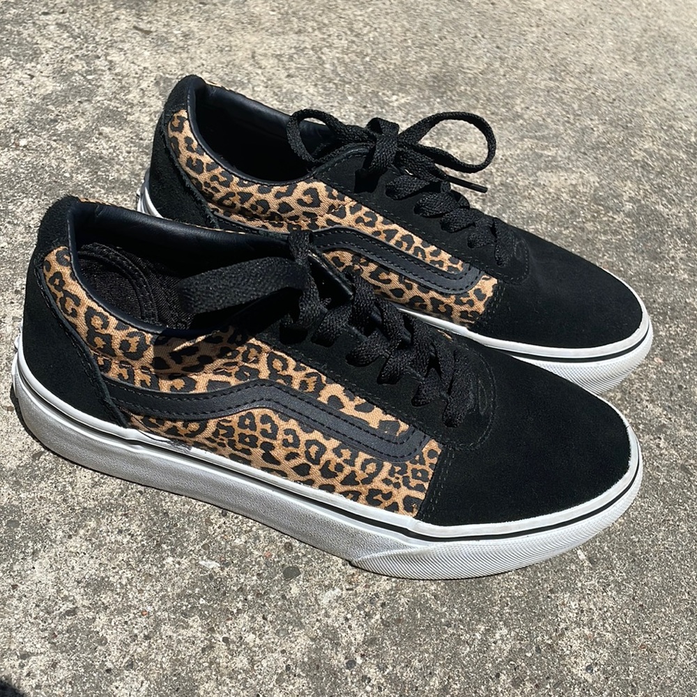 Leopard Vans